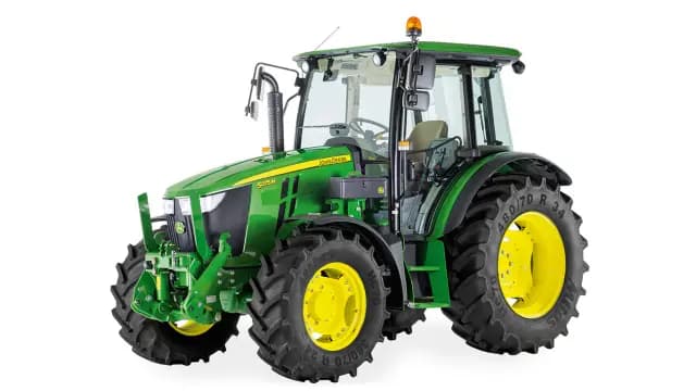 Traktor ima impresivan radijus okretanja od samo 4,1 metara i međuosovinsko rastojanje od 2,35 metara.